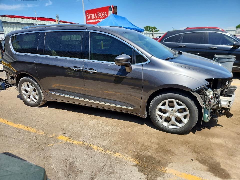 2017 Chrysler Pacifica Touring l Plus