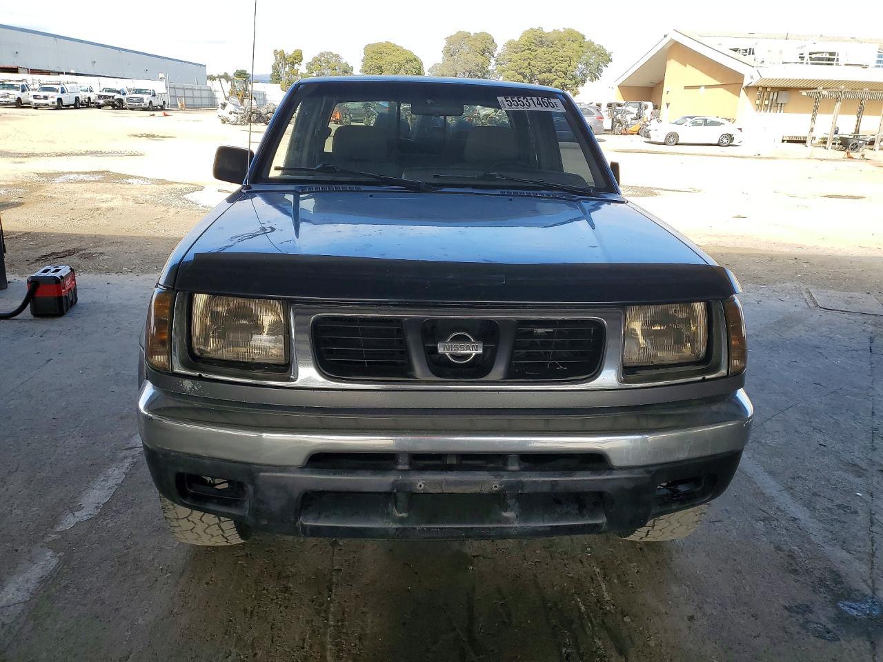 2000 Nissan Frontier XE