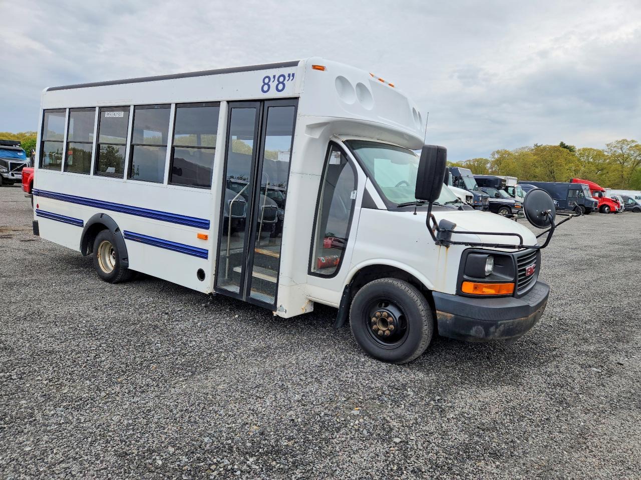 2009 GMC Savana Cutaway G3500