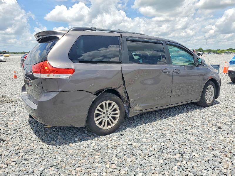 2011 Toyota Sienna XLE 8-Passenger