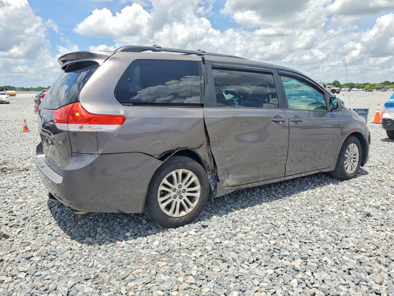 2011 Toyota Sienna XLE 8-Passenger