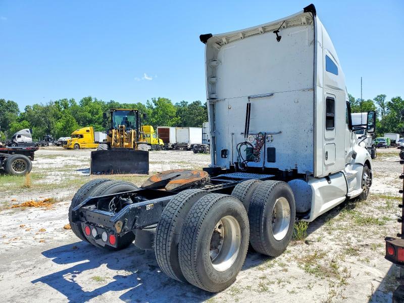 2022 Kenworth T680 Semi Truck