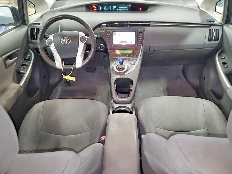 2010 Toyota Prius iii