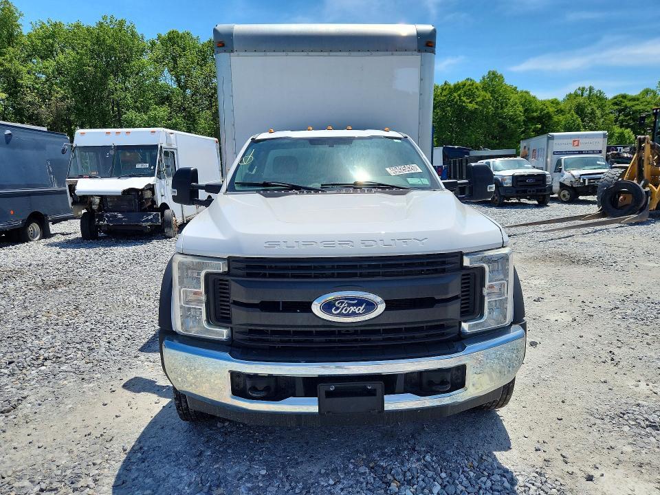 2017 Ford F450 Super Duty BOX Truck