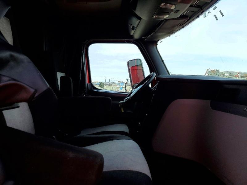 2019 Freightliner Cascadia 1-DRY Van Trailer