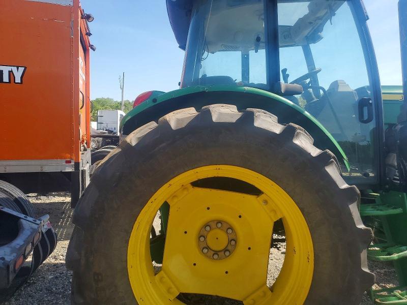 2016 John Deere 6120E
