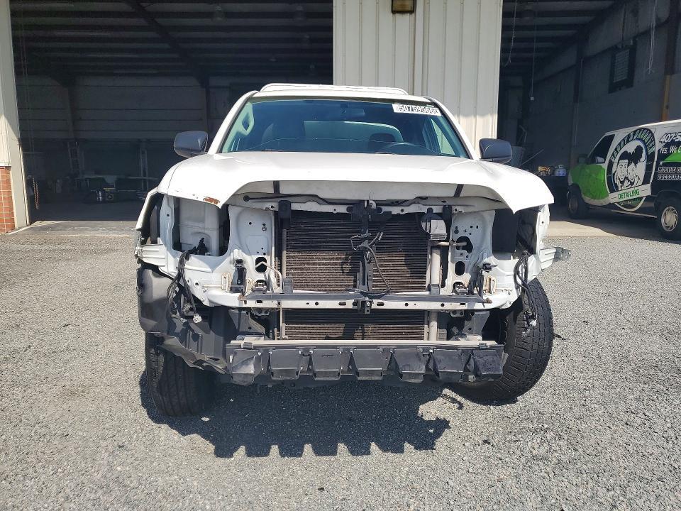 2016 Toyota Tacoma SR