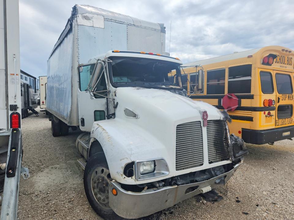 2005 Kenworth T300 BOX Truck