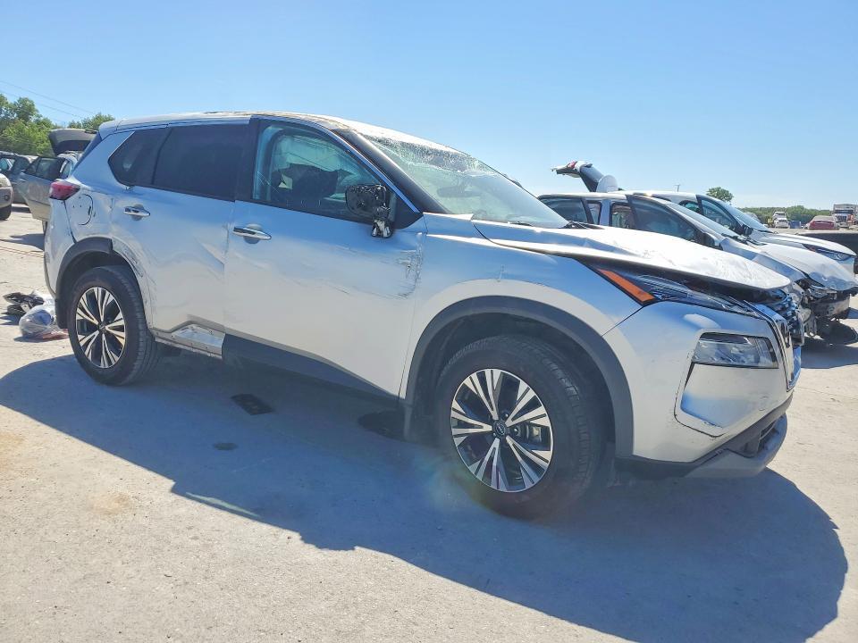 2022 Nissan Rogue sv