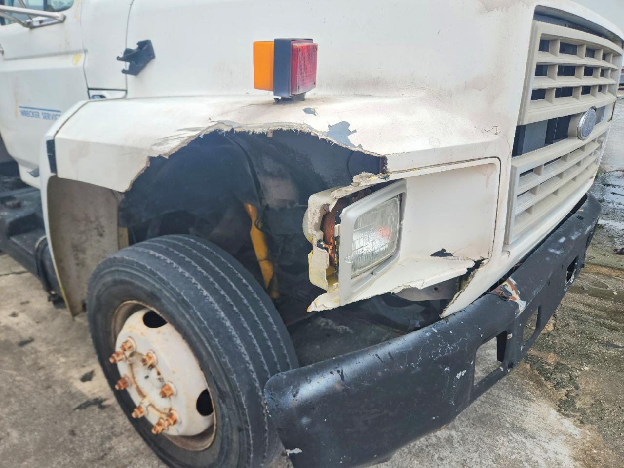 1989 Ford F700 F