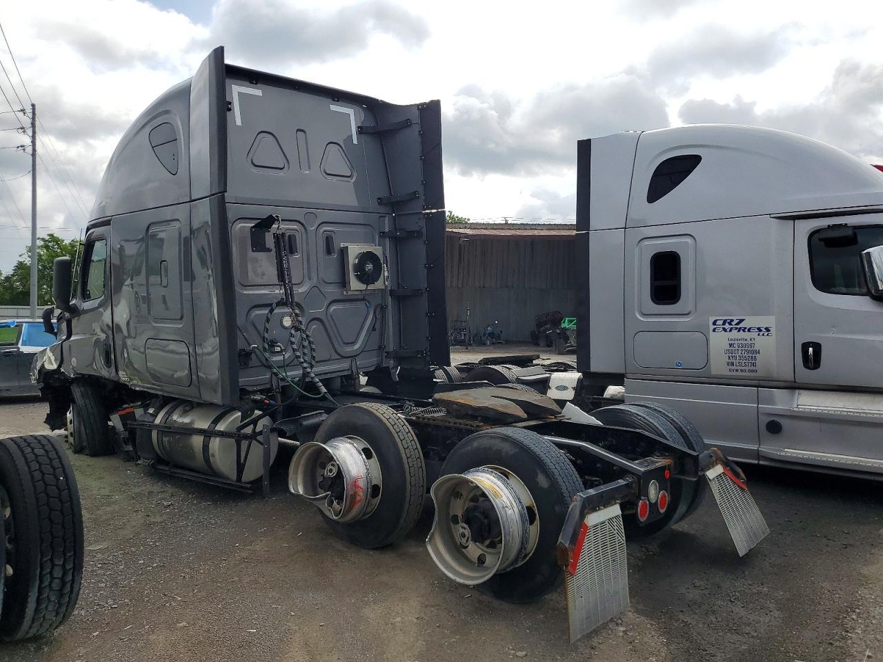 2022 Freightliner Cascadia 126 Semi Truck