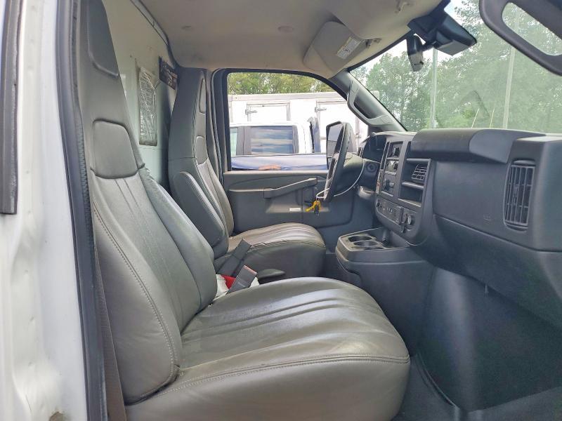 2021 GMC Savana BOX Truck