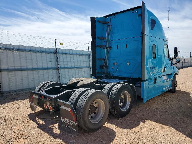2020 Freightliner Cascadia 126 Semi Truck