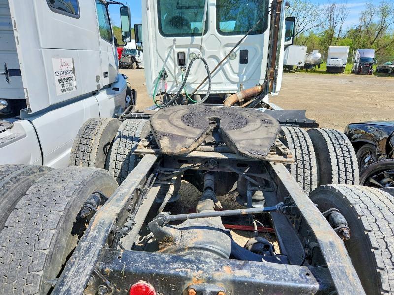 2015 Freigliner 2015 Freightliner Cascadia Semi Truck
