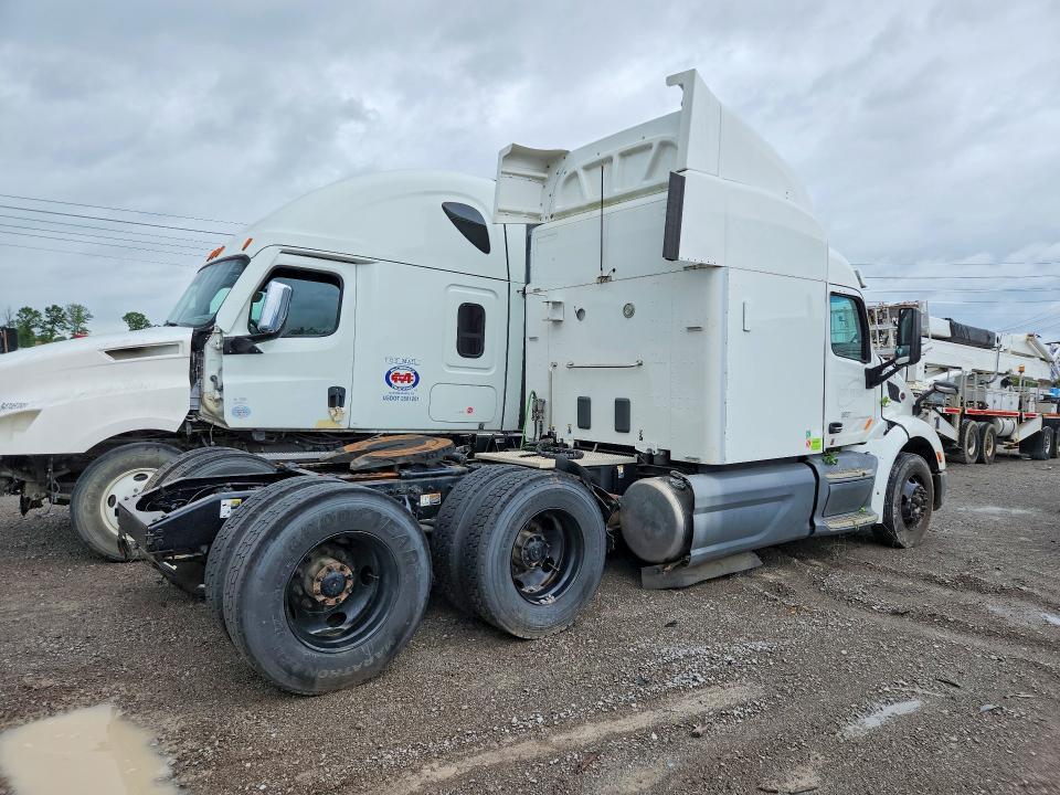2018 Peterbilt 579 Semi Truck
