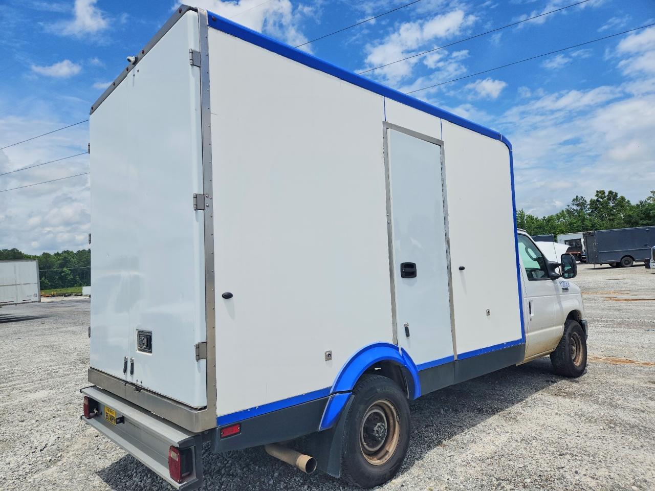 2023 Ford E-350 Refrigerated BOX Truck