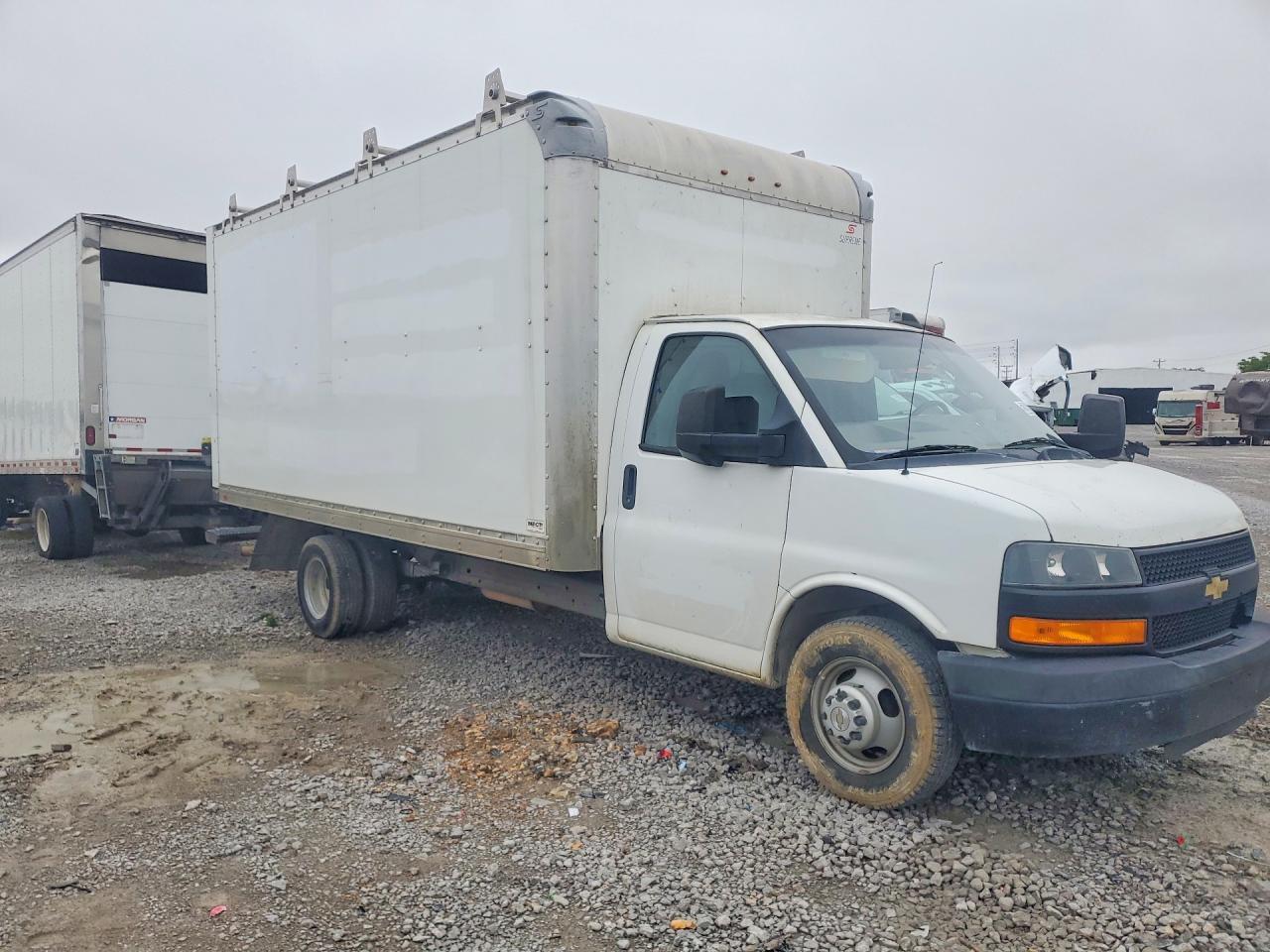 2019 Chevrolet Express BOX Truck