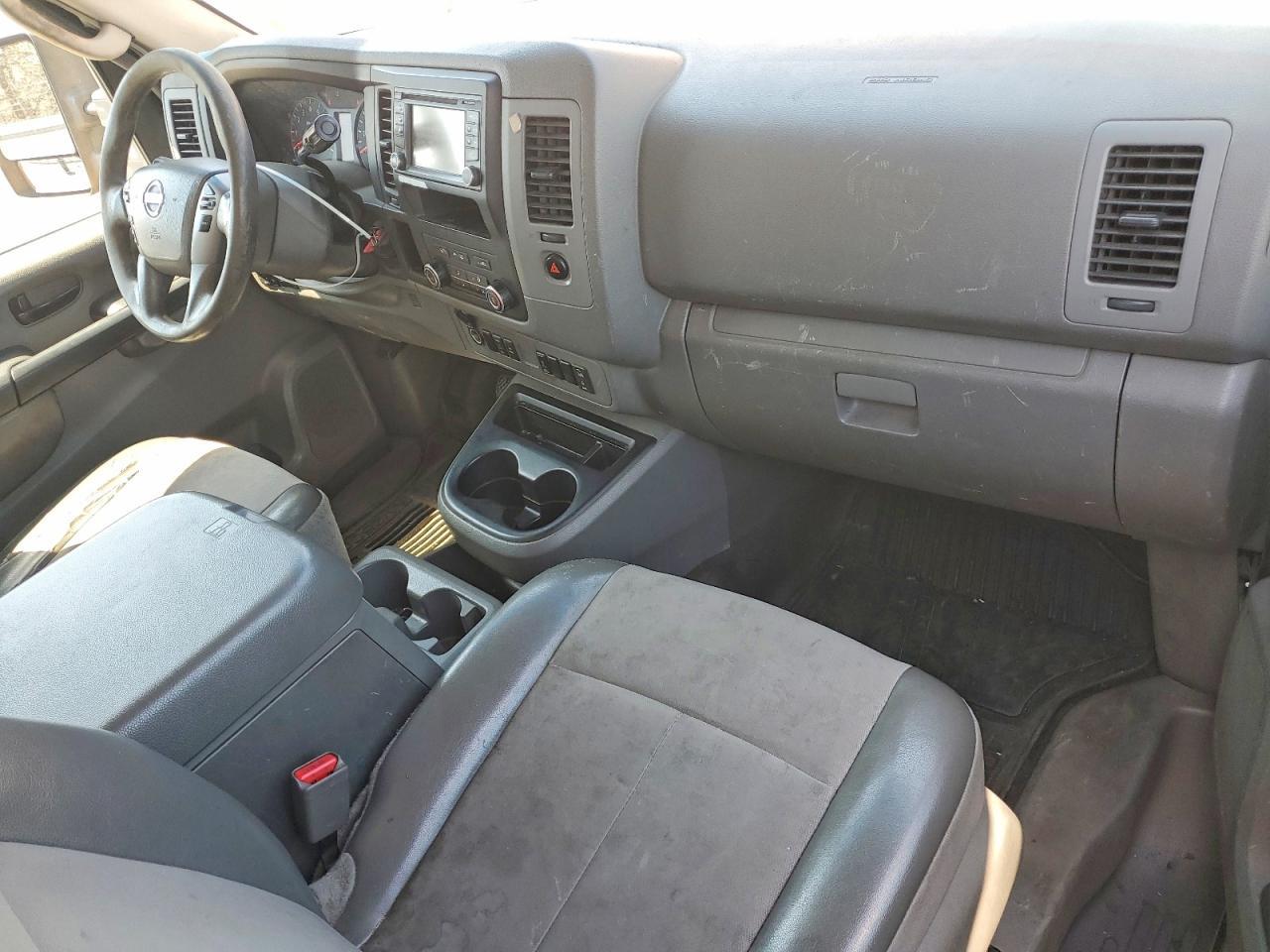 2015 Nissan NV 2500 HD SV