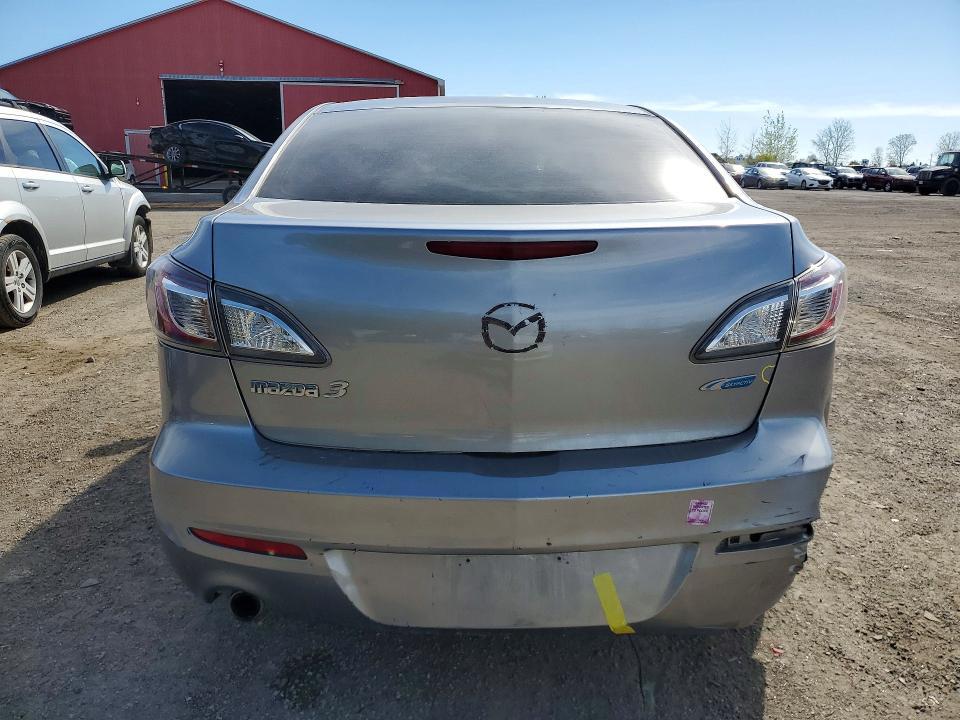2013 Mazda 3 I