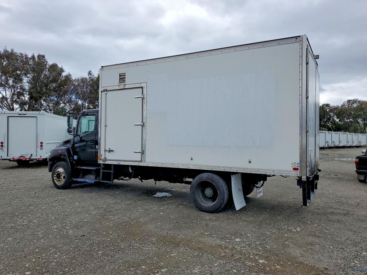 2012 Hino 258/268 BOX Truck
