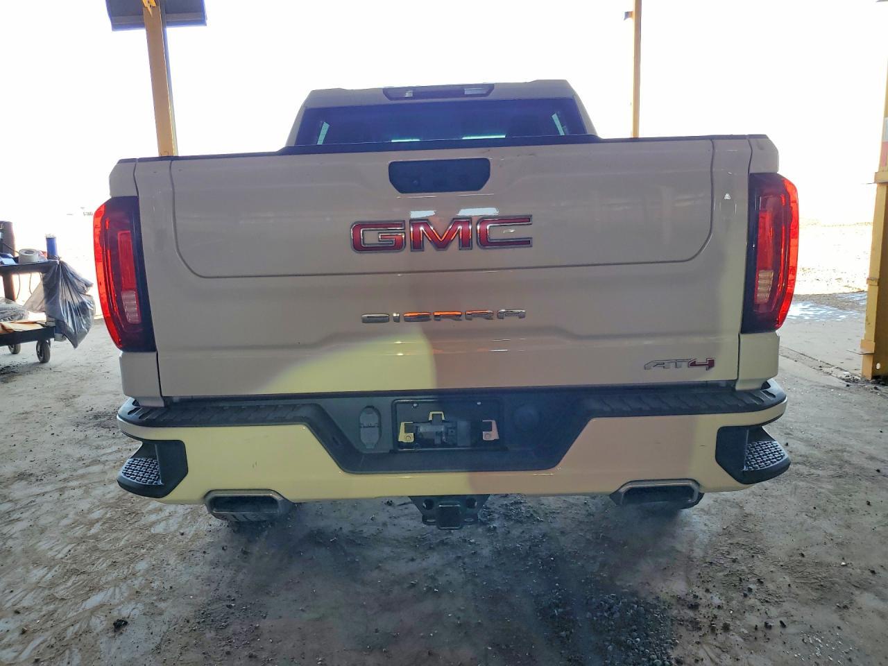 2021 GMC Sierra K1500 AT4