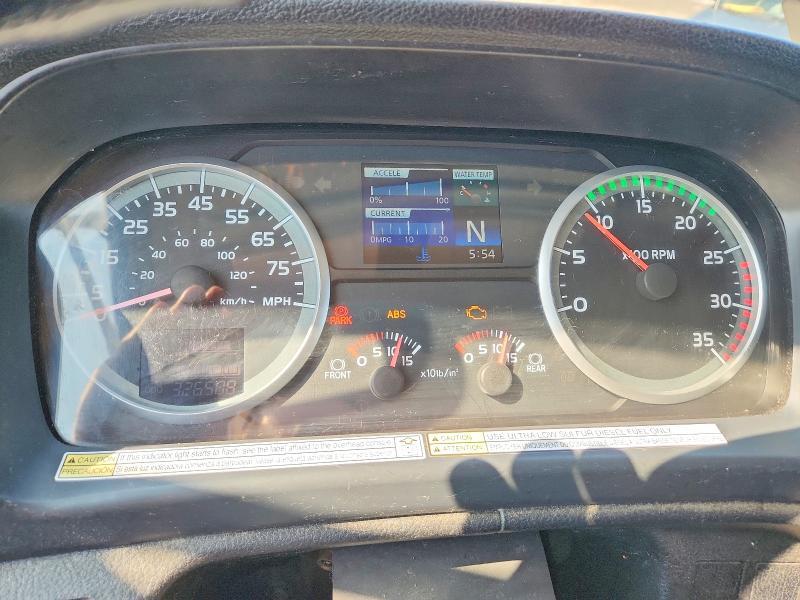 2013 Hino 338 BOX Truck