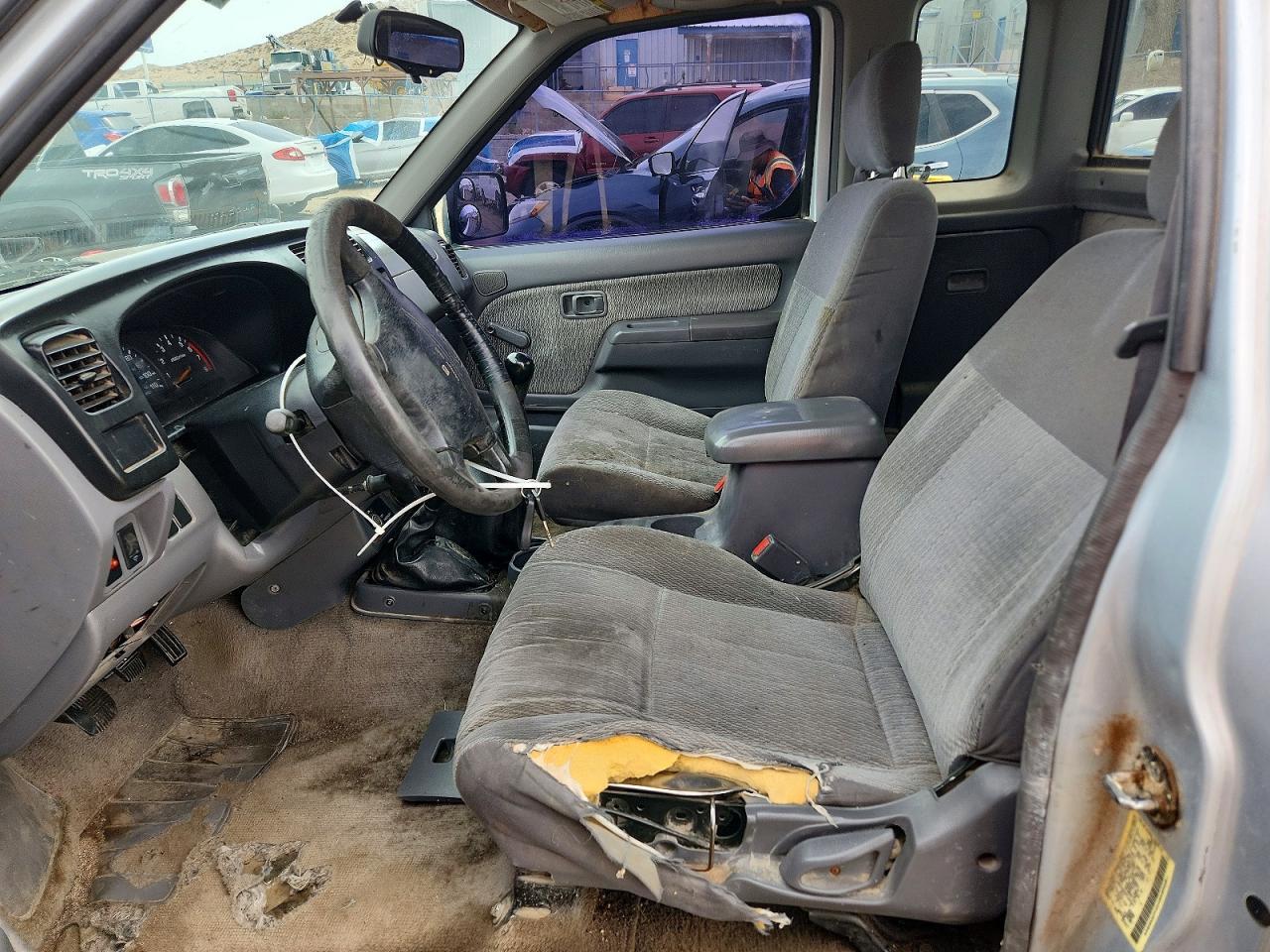 2000 Nissan Frontier XE-V6