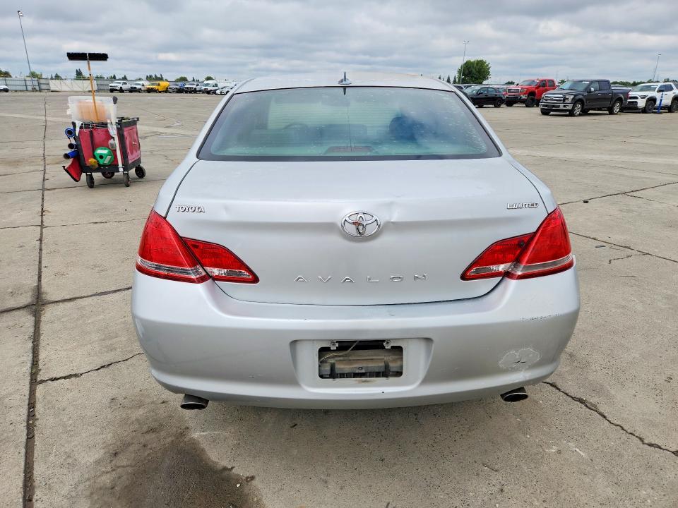 2005 Toyota Avalon Limited
