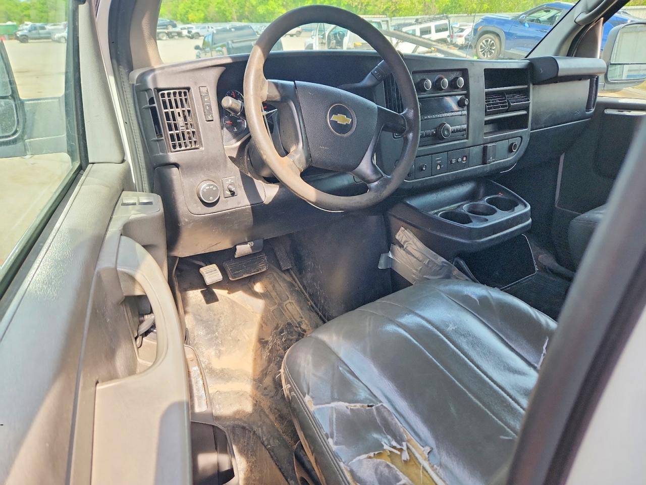2015 Chevrolet Express 2500 Cargo Delivery Van