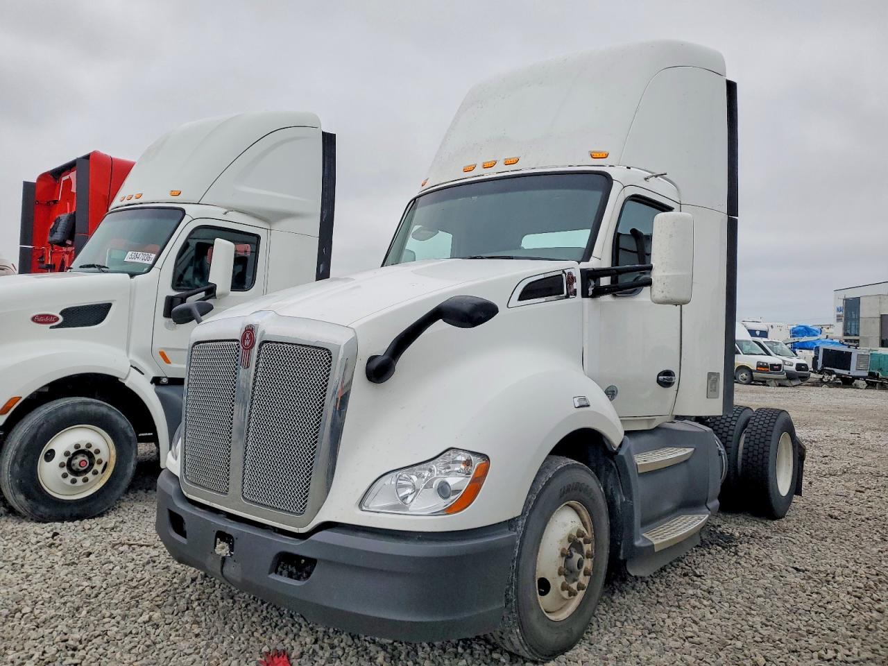 2019 Kenworth T680 Semi Truck