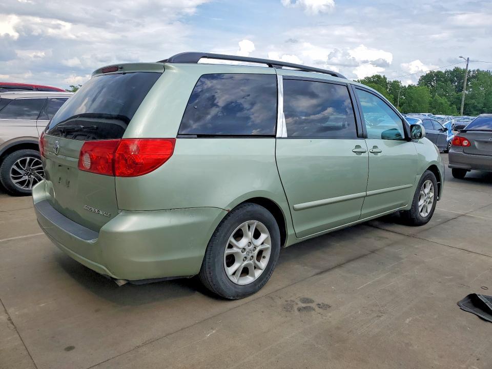 2006 Toyota Sienna xle 7 Passenger