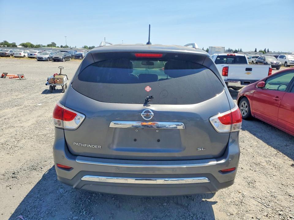2016 Nissan Pathfinder sl