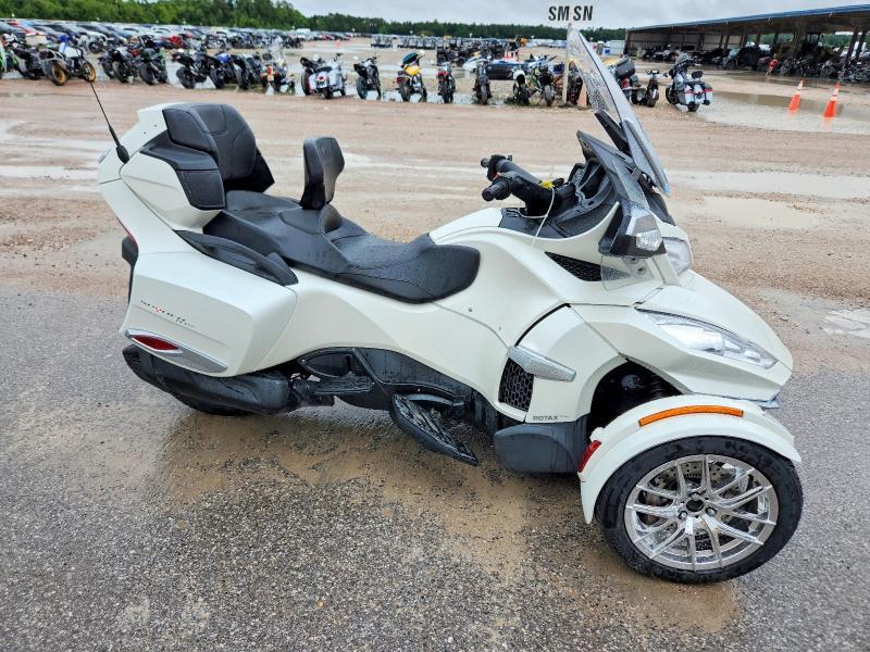 2017 Can-Am Spyder Roadster RT