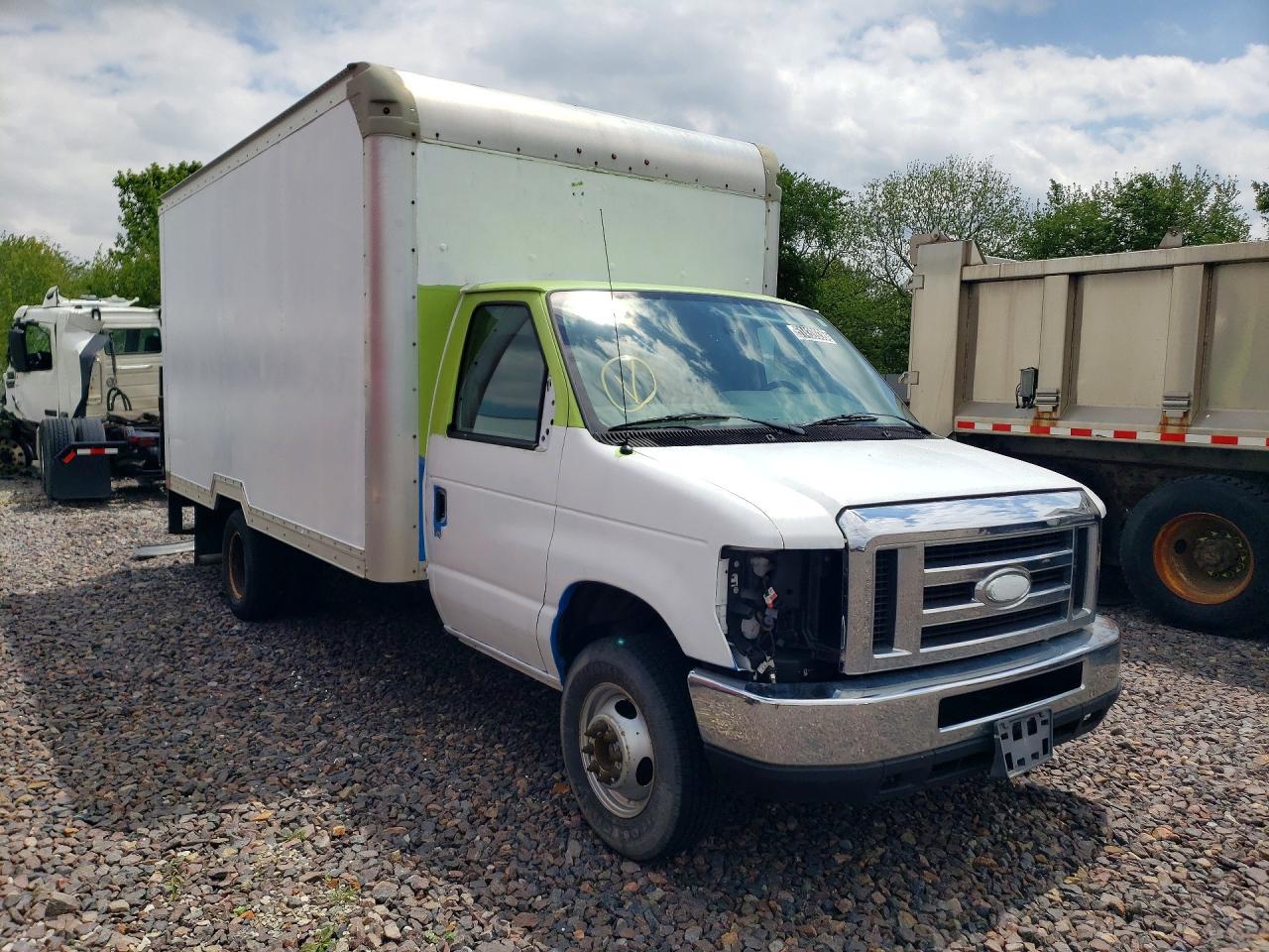 2018 Ford Econoline E350 Super Duty Cutaway Van