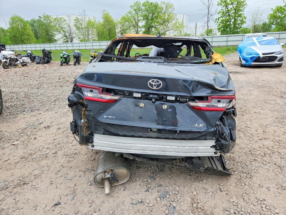 2025 Toyota Camry le