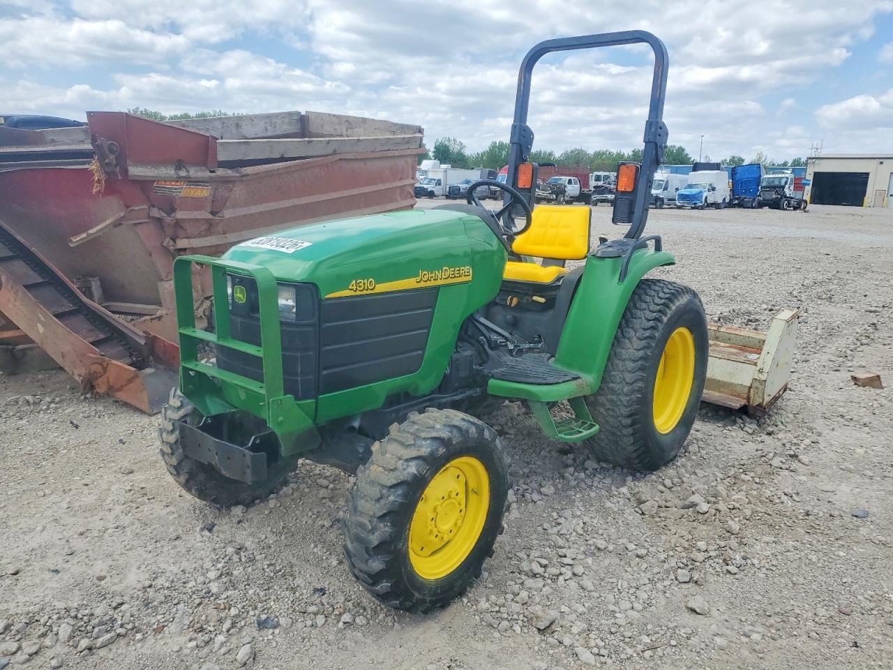 2000 John Deere 4310 Tractor