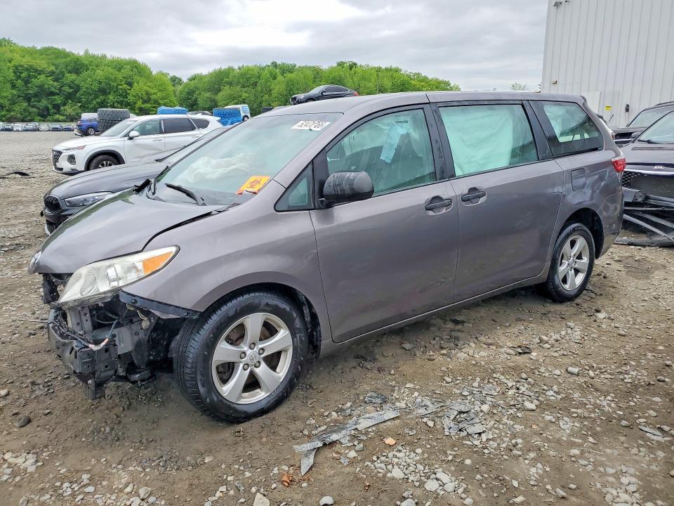 2015 Toyota Sienna l 7-passenger