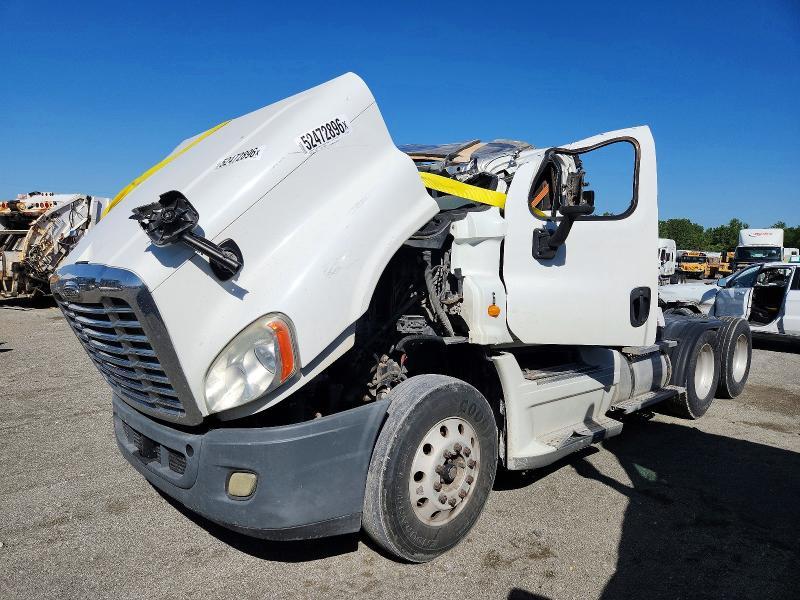 2013 Freightliner Cascadia Semi Truck