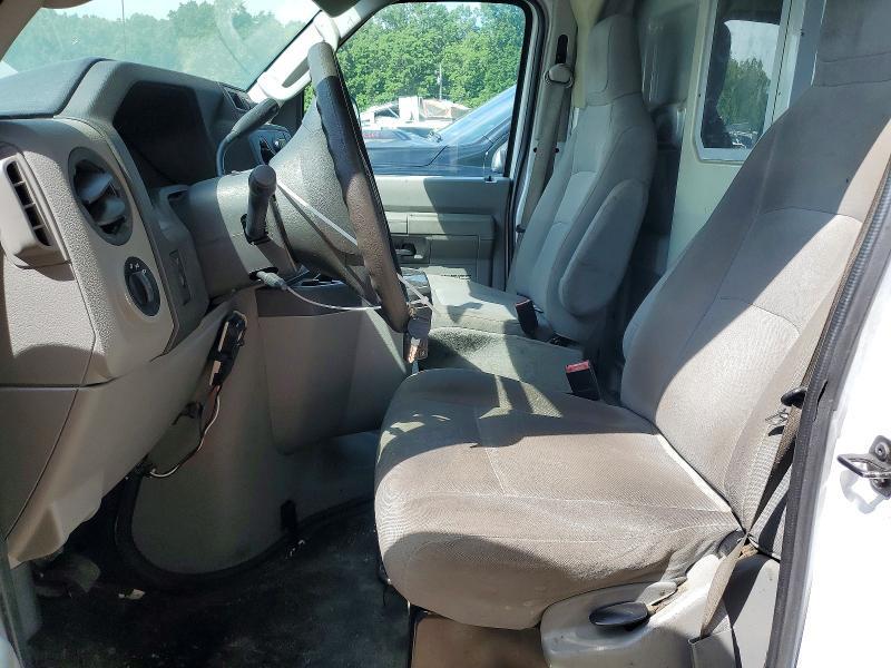2017 Ford Econoline E350 Super Duty Cutaway Van