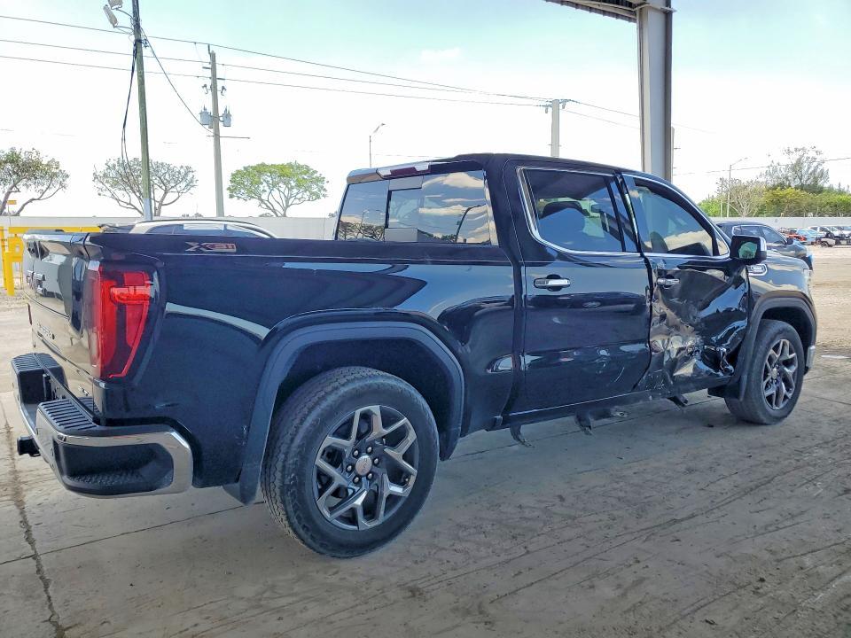 2022 GMC Sierra K1500 SLT