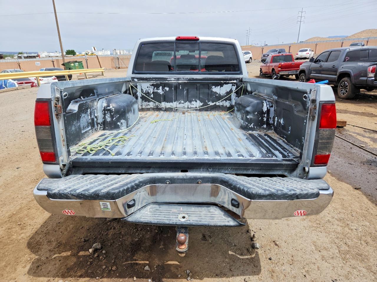 2000 Nissan Frontier XE-V6