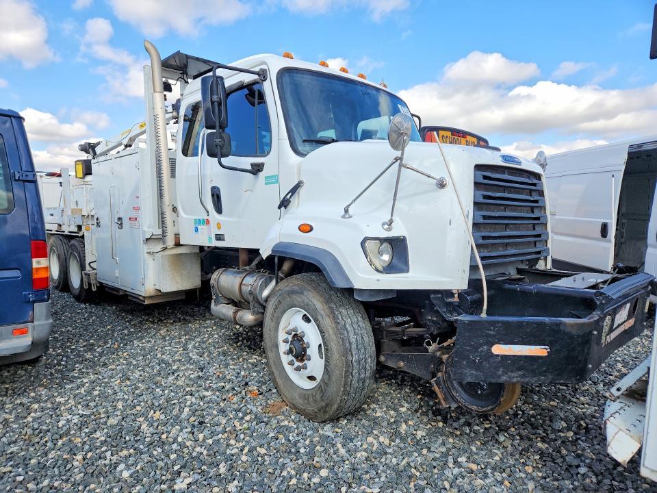2016 Freigliner 108SD