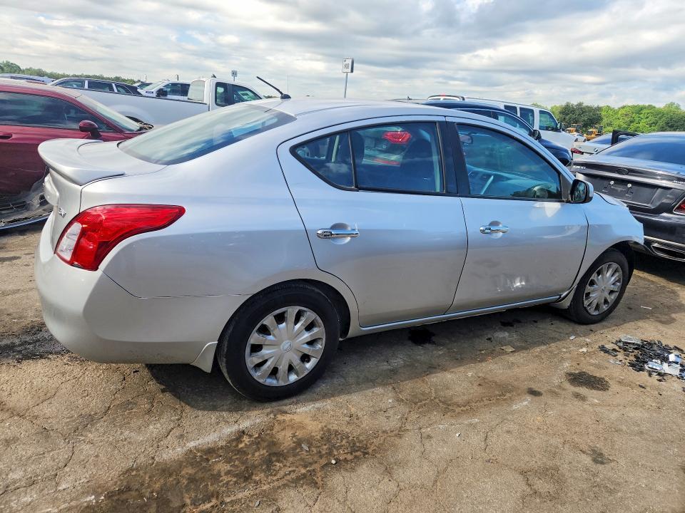 2014 Nissan Versa 1.6 s