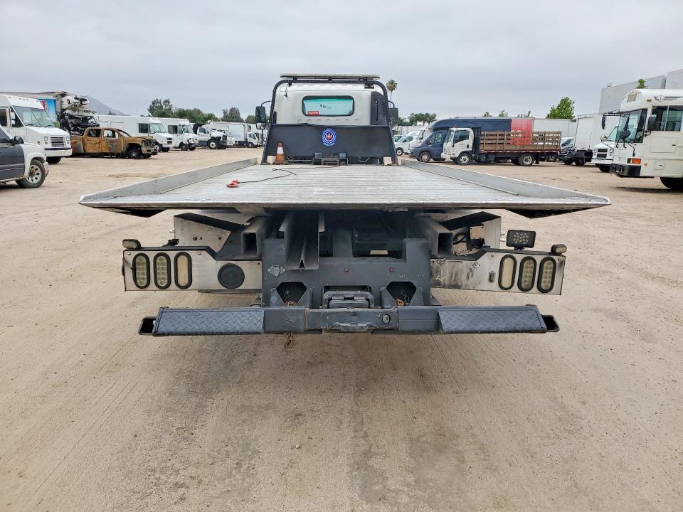 2017 Isuzu NRR
