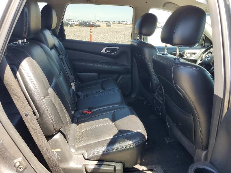 2016 Nissan Pathfinder sl