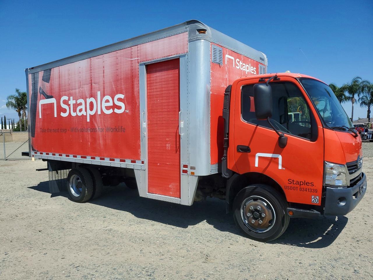 2017 Hino 195