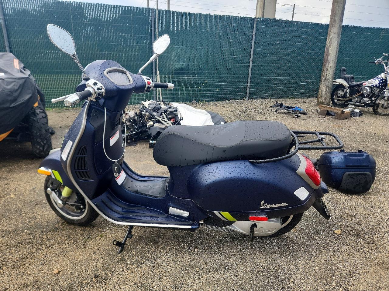 2024 Vespa GTS/SEI Giorni 300