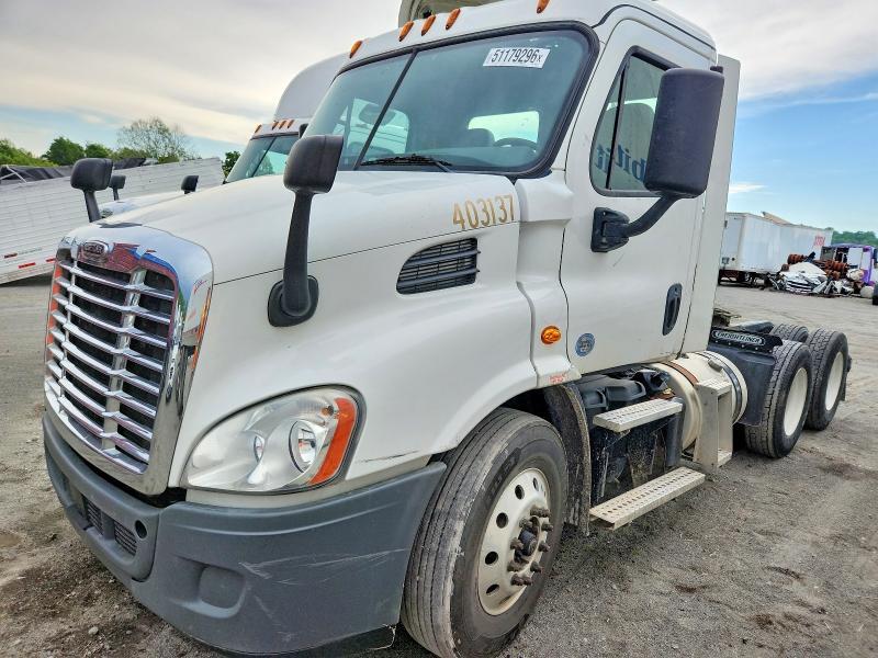 2019 Freightliner Cascadia 113 Semi Truck