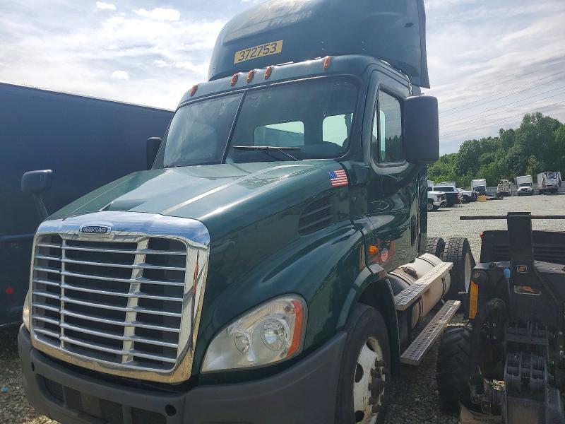 2018 Freightliner Cascadia 113 Semi Truck