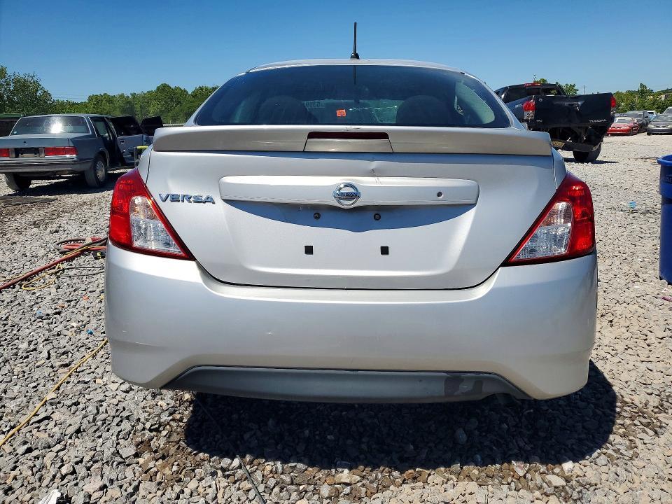 2017 Nissan Versa 1.6 s Plus